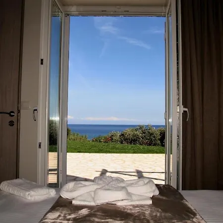 Stone Bay Houses In Messinia Kalamaki Beach Area Chrani Exterior photo